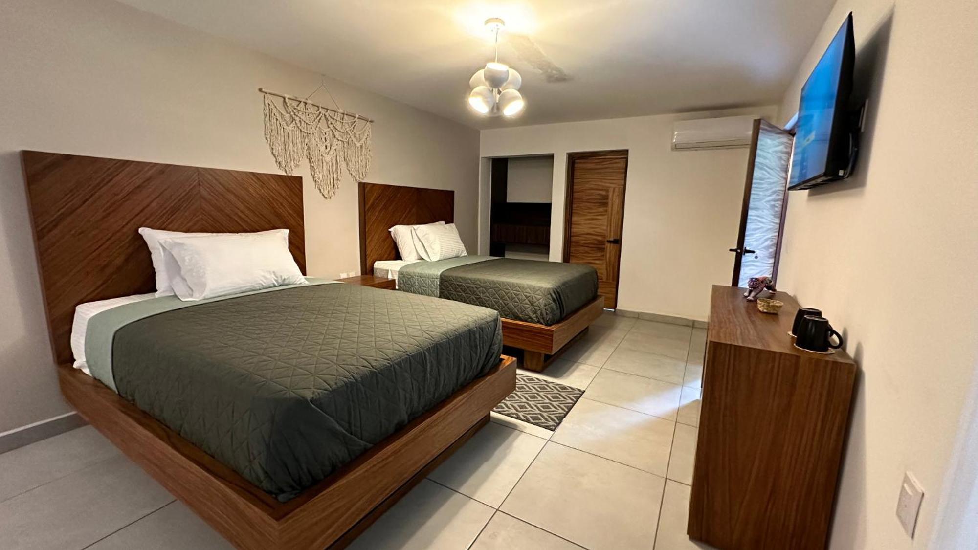 Hotel Boutique Villa Escondida, A Pasos De Lo Mejor En トラケパケ エクステリア 写真
