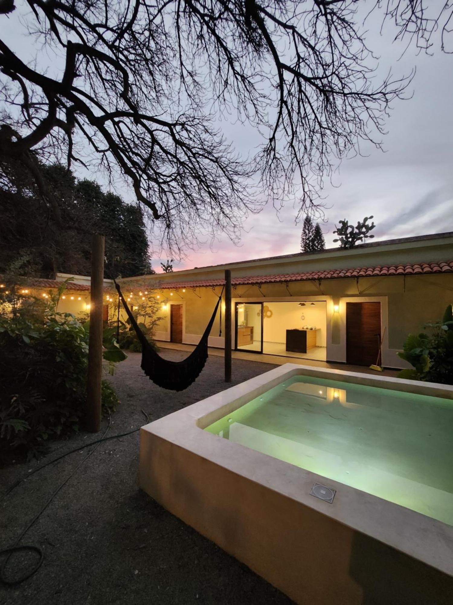 Hotel Boutique Villa Escondida, A Pasos De Lo Mejor En トラケパケ エクステリア 写真