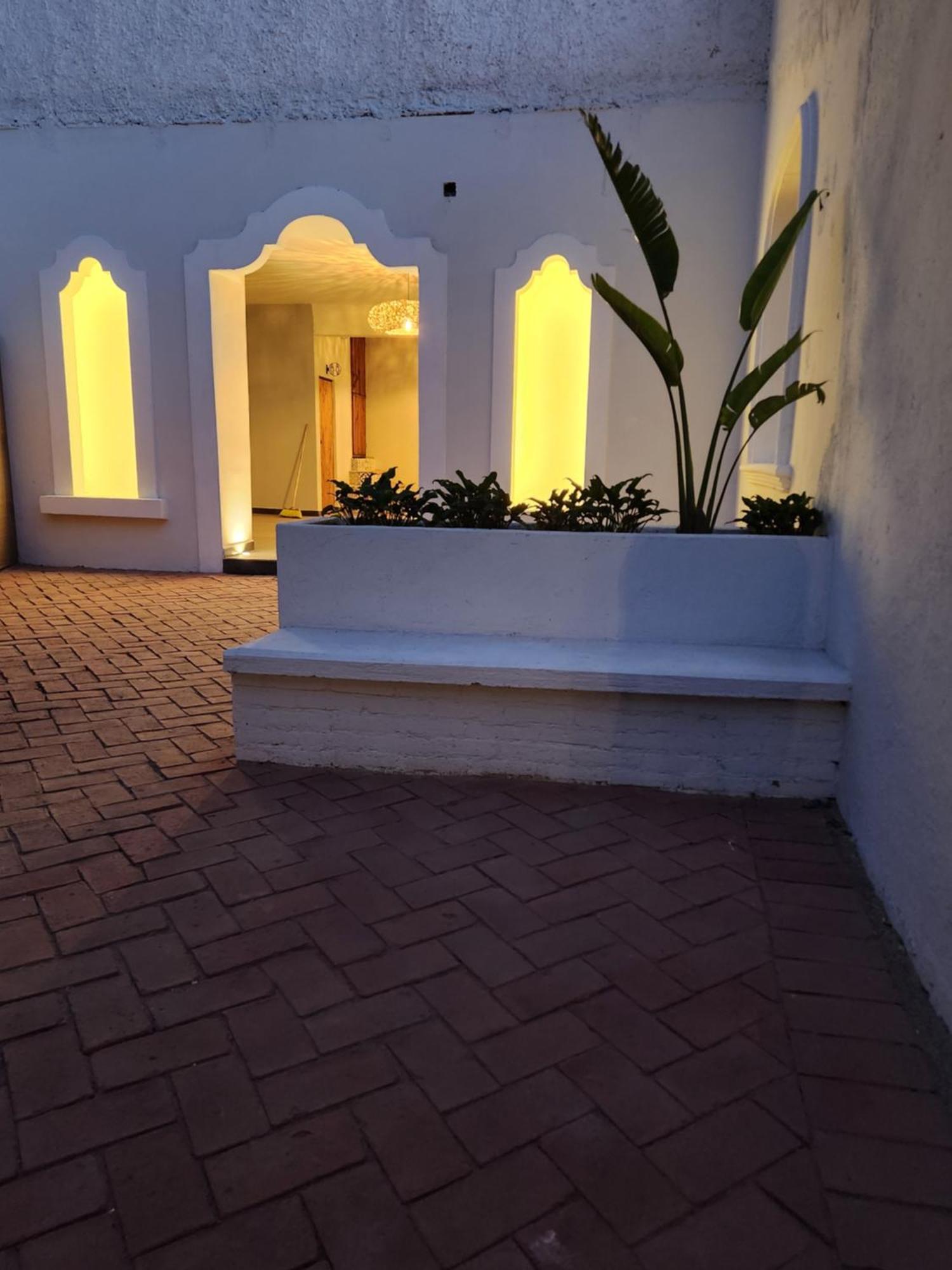 Hotel Boutique Villa Escondida, A Pasos De Lo Mejor En トラケパケ エクステリア 写真