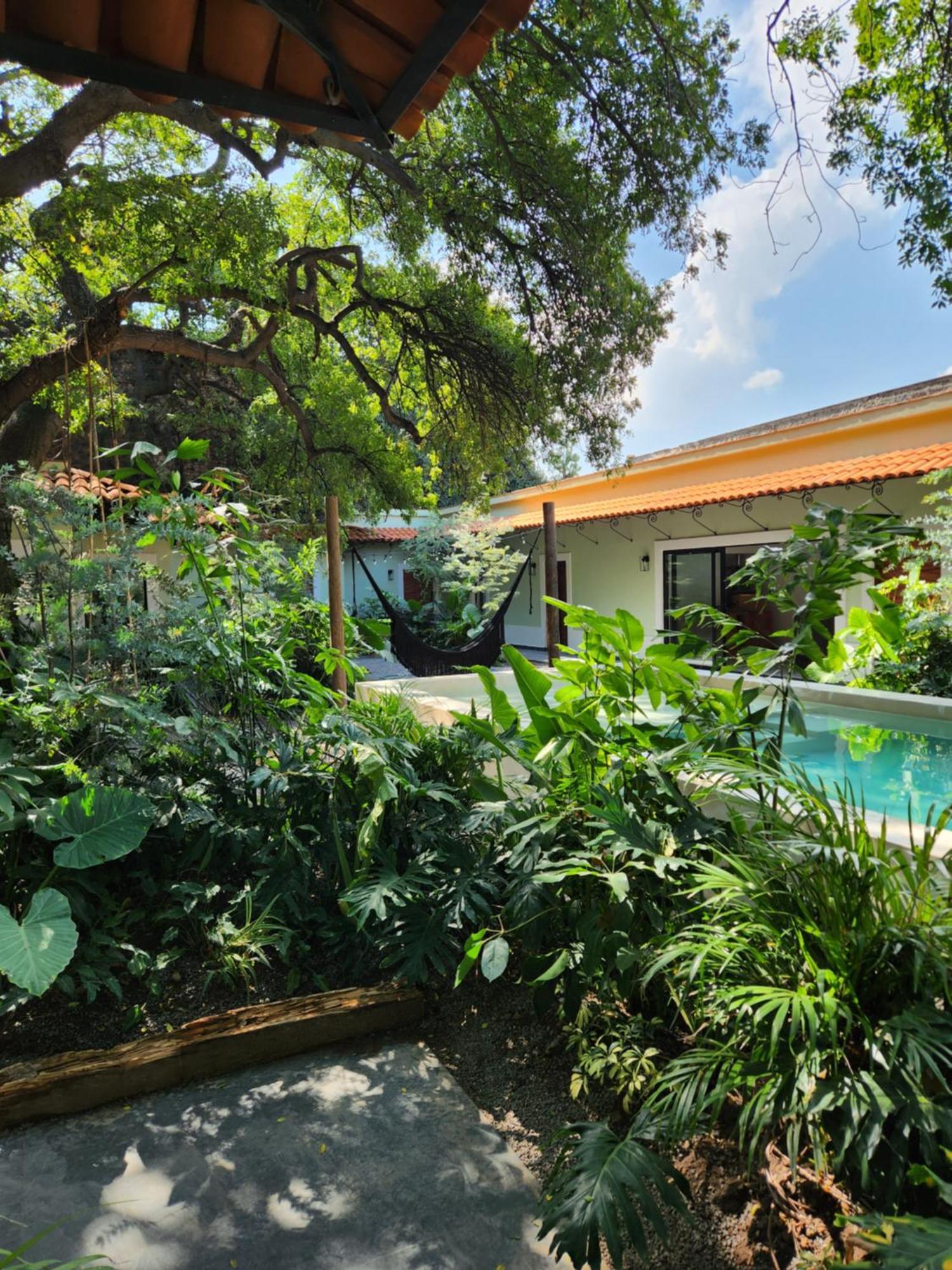 Hotel Boutique Villa Escondida, A Pasos De Lo Mejor En トラケパケ エクステリア 写真